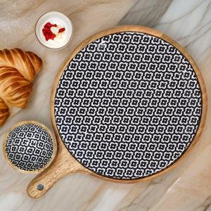 Coupe-pizza artisanal en bois de manguier, poignée confortable, plateau de service et planche à découper, logo personnalisé - Product Image 2