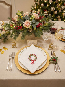 Vente en gros de couronnes brodées personnalisées houx, serviette de table de Noël, serviette en coton avec ourlet, maison, hôtel, vacances - Product Image 4