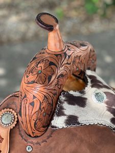 Silla de Montar Western de Cuero de Primera Calidad al por Mayor con Estructura de Fibra, Nuevo Diseño Hecho a Mano para Equitación, Precio Competitivo - Product Image 5