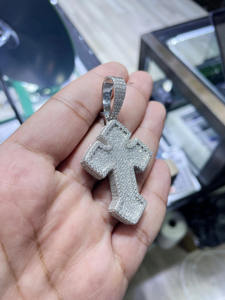 Iced Out Custom Hip Hop colgante VVS diamante 925 plata esterlina VVS Moissanite Cruz inicial colgante hombres encantos joyería fina - Product Image 5