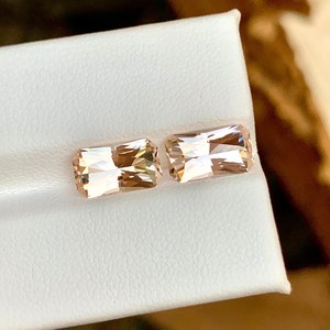 Par de Gemas Sueltas de Morganita Natural con Corte Elegante, Color Rosa Melocotón, para Joyería, Piedra de Primera Calidad - Product Image 1