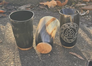 Vasos de Cuerno de Búfalo Hechos a Mano, Ecológicos, Tallados con Símbolos Modernos, Forma Rústica Natural, Duraderos, Arte Coleccionable - Product Image 3
