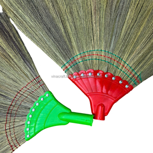 Balai en bambou fait main en gros avec poils doux en noix de coco et herbe du tigre - Écologique, léger, durable, facile à nettoyer - Product Image 4