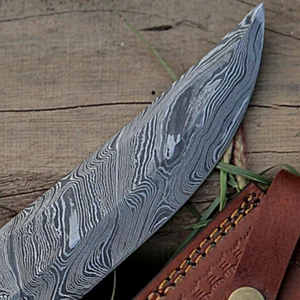 Couteau de chasse artisanal en acier Damas, lame fixe, couteau utilitaire d'extérieur avec motifs de lame distinctifs et personnalisé - Product Image 4