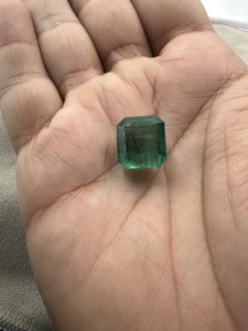 Piedra preciosa suelta de esmeralda natural de Zambia de gran tamaño, 12.67 quilates, corte esmeralda, verde, para la fabricación de joyas. - Product Image 2