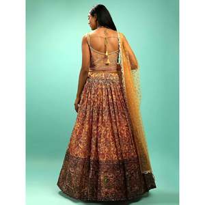 Ensemble Lehenga Choli imprimé jaune pour femmes grandes tailles, idéal pour les fiançailles - Product Image 6