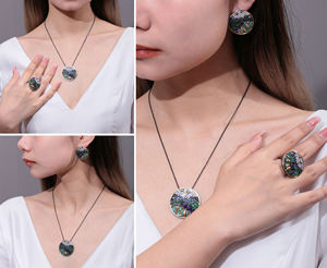 สร้อยคอทองคำแท้ 18K ดีไซน์ดาวเคลือบสีเขียวประดับเพชรธรรมชาติและพลอยอเมทิสต์ สำหรับทุกเพศทุกวัย หรูหรา ทันสมัย เหมาะเป็นของขวัญสำหรับงานปาร์ตี้ - Product Image 5