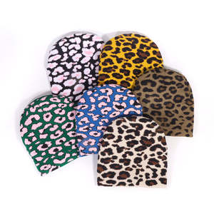 หมวกบีนนี่ลายเสือดาว สไตล์สตรีทแฟชั่นเท่ๆ สำหรับฤดูหนาว ถักนิตติ้ง อุ่นสบาย ใส่ได้สองด้าน  แบบยูนิเซ็กซ์  รับสกรีนโลโก้ตามสั่ง - Product Image 1