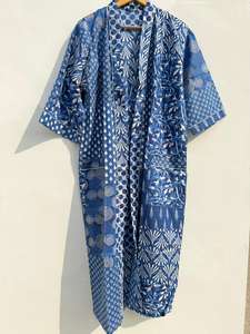 Bata de casa tipo kimono de algodón con estampado de bloques para hombre - Indigo, blanco, azul, patchwork, geométrico, jardín - Product Image 4