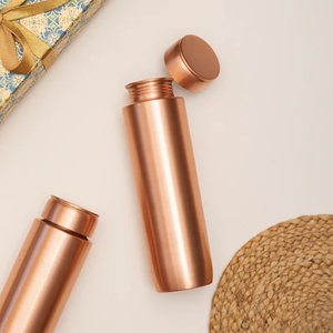 Bouteille en cuivre de luxe avec emballage haut de gamme, bouteille d'eau en cuivre pur faite à la main - Product Image 2