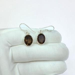 Pendientes de Plata de Ley 925 con Cuarzo Ahumado, Gema Ovalada Facetada en Biseles Minimalistas, Joyería Clásica a Precio de Mayoreo - Product Image 1