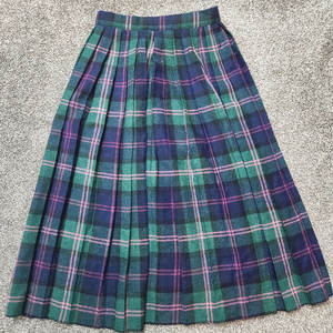 Kilt escocés de mujer, plisado, de lana, con diseño de tartán antiguo Baird, en azul, verde y rosa, con correa de cuero y hebilla. - Product Image 5