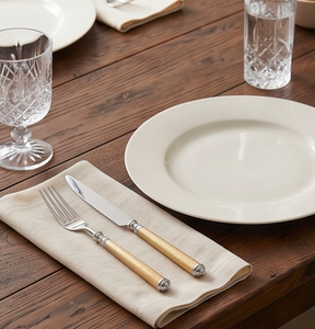 Elegante Juego de Cubiertos de Acero Inoxidable con Mangos de Madera, Acabado Espejo de Alta Calidad, Apto para Lavavajillas, para Vajilla de Boda - Product Image 2