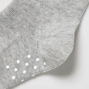 Calcetines para bebé de diseño elegante, suaves, elásticos y cómodos, perfectos para gatear, ponerse de pie, caminar temprano y uso diario. - Product Image 4