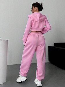 Conjunto de Sudadera Corta con Capucha y Pantalones Jogger de Forro Polar Rosa Personalizado de Lujo para Mujer, Chándal de 2 Piezas de Forro Polar Grueso Liso - Product Image 2