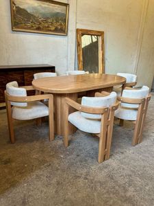 Juego de Mesa de Comedor Ovalada de Madera de Teca Minimalista, Silla Tapizada Moderna, Fabricante de Muebles de Indonesia - Product Image 3