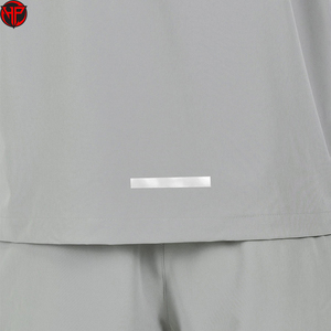 Chaqueta ligera de poliéster para hombre, cortavientos, con capucha, de secado rápido, transpirable, con cremallera, para deportes al aire libre. - Product Image 3