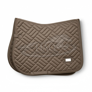 Tapis de selle pour cheval haute performance avec doublure en maille, effet rafraîchissant, rembourrage léger et personnalisation pour les équipes - Product Image 6