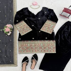 VASTRA COTTAGE Conjunto de Kurti de Terciopelo y Palazzo con Bordado de Lentejuelas y Dupatta de Seda Tibby Pesada, Diseño Étnico para Fiesta - Product Image 6