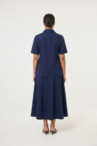 Ensemble infirmier tricoté respirant et confortable pour femme avec jupe et col montant - Product Image 2