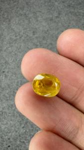 Jai Narayan Gems - Saphir jaune naturel de Bangkok certifié 4,40 carats, taille ovale, jaune doré, pour bagues, pendentifs et boucles d'oreilles - Product Image 3