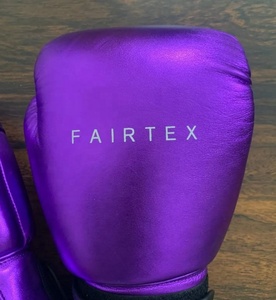 ถุงมือชกมวย Fairtex คุณภาพสูง หนังแท้ สำหรับมวยไทย ฝึกซ้อม ปรับขนาดได้ด้วยแถบตีนตุ๊กแก น้ำหนักเบา ระบายอากาศได้ดี - Product Image 3