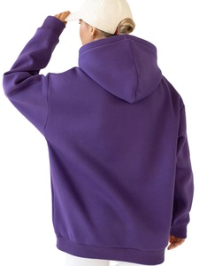 Robe sweat-shirt à capuche oversize rouge avec poche avant, vêtement décontracté pour femme, imprimé hiver, matière polaire écologique - Product Image 1