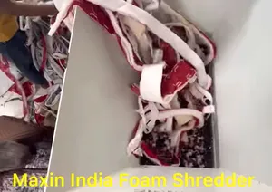 Déchiqueteuse de déchets textiles de haute qualité à double arbre, capacité 2500 kg/h, semi-automatique - Product Image 2