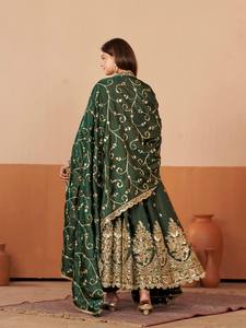 Conjunto de Vestido de Seda con Brillo Intenso y Bordado, con Lentejuelas y Cordones, Dupatta y Pantalón, Estilo Tradicional, Protección Solar, Secado Rápido, Holgado - Product Image 5