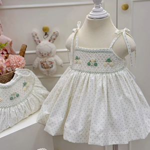 Vestido de niña a la moda, hecho a mano, con smock, de lino y algodón orgánico, transpirable, lavable, con estampado floral, en stock. - Product Image 1