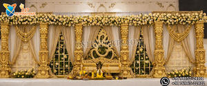 Décoration de scène de réception de mariage de style Bollywood de luxe, scène de cérémonie ornée de blanc et d'or, piliers élégants, aménagement de scène de mariage - Product Image 6