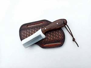 Couteau utilitaire compact à lame droite en acier à haute teneur en carbone, fabriqué à la main, manche en bois de noyer, étui en cuir estampé - Product Image 6