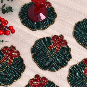 Sous-verres brodés perlés abordables pour tasses et verres, accessoires de table élégants faits à la main pour les dîners et les fêtes - Product Image 4