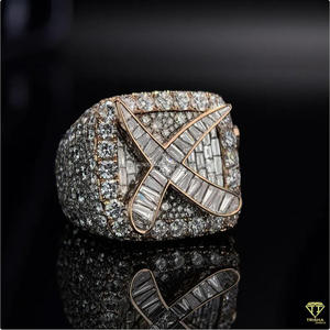 Anillo de Plata de Ley 925 con Moissanita y Diamantes, Diseño en X, Tono Dorado, Piedra Baguette, Joyería de Lujo para Compradores Mayoristas - Product Image 6