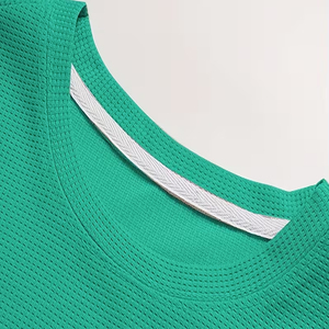 Conjunto a juego para hombre, fabricante de camisetas de algodón y pantalones cortos tipo cargo, conjunto de verano de 2 piezas, OEM, ODM, logotipo personalizado - Product Image 2