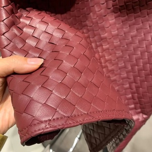 Falda de Cuero Spandex Personalizada de Alta Calidad para Mujer con Cinturón Bordado, el Mejor Diseño, Precio al por Mayor para Falda de Cuero de Moda - Product Image 4