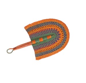 Éventail en jonc de mer tressé multicolore orange, fait main, écologique, motif géométrique ethnique, éventail rafraîchissant pour les fêtes d'été et la plage - Product Image 3