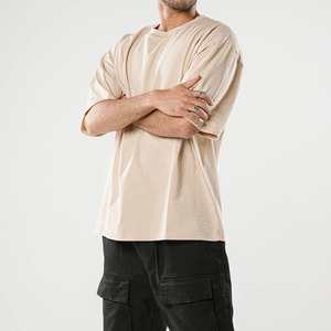 T-shirt Streetwear Homme Oversize Personnalisé avec Logo 100% Coton Respirant Coupe Boxy Fournisseur en Gros OEM ODM - Product Image 3