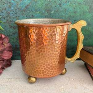 Mug en cuivre antique style vintage à texture texturée, base à boules, mugs à bière de luxe, impression de logo personnalisé, tasse en cuivre à prix abordable - Product Image 4