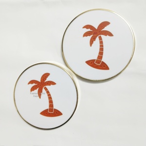 Juego de Posavasos Modernos de Resina con Diseño de Palmera Naranja y Borde Dorado Elegante para una Decoración del Hogar con Estilo - Product Image 2