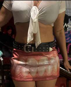 La "Minifalda de Dientes" o la "Minifalda Sonrisa de Goma" - Product Image 2