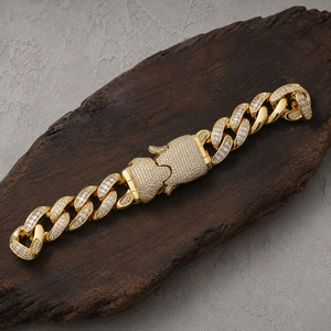 Pulsera Unisex de Plata 925 Chapada en Oro con Eslabones Cubanos Miami y Cierre de Moissanita Redonda y Baguette de Pragalbh Jewels - Product Image 5