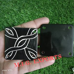 แผ่น/แท่นทอจากเขาควายที่ใช้ในการทอแบบแผ่น (แบบการ์ด) เพื่อสร้างแถบเส้นเล็กที่ซับซ้อนโดยการควบคุมเส้นด้ายแนวตั้ง - Product Image 2