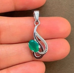Colgante de ónix verde de corte ovalado chapado en rodio de plata de ley, moderno, al por mayor, hecho a mano, regalo minimalista para ella, joyería de mayo - Product Image 4