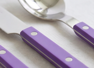 Ensemble de couverts élégants à manche violet, en acier inoxydable poli miroir, pour la décoration de table de mariage - Product Image 2