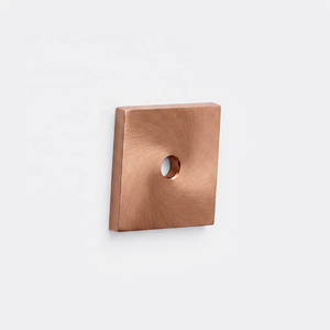 Poignée de meuble carrée moderne en laiton massif, finition dorée, durable, pour armoire de cuisine, maison, bureau, commode, ou comme poignée de porte. - Product Image 3