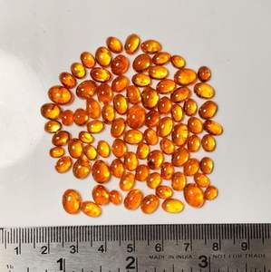 โกเมนสเปซซาร์ไทต์ธรรมชาติ รูปไข่/ทรงสามเหลี่ยม แบบคาโบชอง สีส้มแมนดารินหายาก เปลี่ยนสีได้ ได้รับการรับรอง ขนาดปรับเทียบแล้ว - Product Image 2