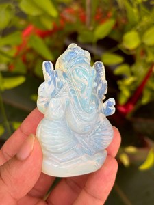 Pequeña Estatua de Ganesha de Opalita |   Ídolo de Ganesha Tallado a Mano de 2.75 Pulgadas |   Decoración de Altar con Cristales para Divinitades Hindúes |   Venta al por Mayor de Reiki para el Año Nuevo - Product Image 2
