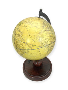 Globo Terráqueo Clásico de Metal Art Deco, Hecho a Mano y Giratorio, Ecológico, para Decoración de Escritorio - Product Image 2