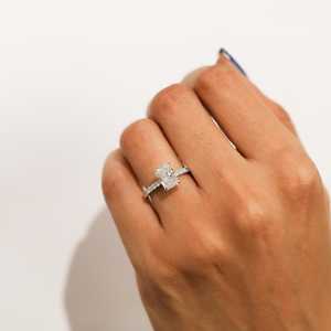 Bague de fiançailles solitaire en diamant de laboratoire taille émeraude, avec bande émeraude, en platine/or blanc massif 18K/14K/10K, bijoux fins - Product Image 5